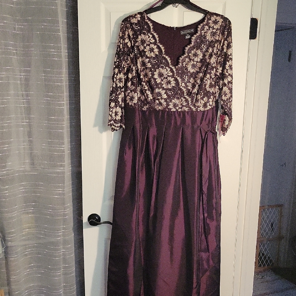 Elegant Purple Lace Evening Dress